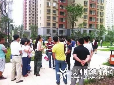 土豪买下单元楼第一层全部6套房做出惊人之举