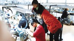 内江万安村：扶贫干部进村来，山村焕发新气象