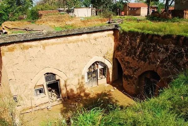 【奇闻】中国有个神秘的村庄，村民在地下住了4000年!
