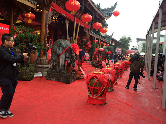 <b>四川泸州：首届国际酿酒大师赖高淮酒文化艺术活动开幕</b>