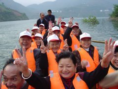 调查:中国老年人经济状况改善 农村收入增长快于城镇