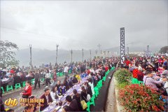 四川宜宾兴文举办乌鸡文化节 富硒农产品深受喜爱