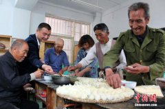 民政部等十一部门：将腾退的办公楼等改造成养老服务设施