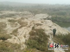 河北邢台田地现“神秘”大洞 地质专家现场考查