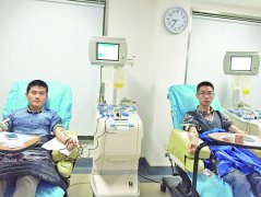 俩＂熊猫侠＂出手捐献血小板 产妇转危为安