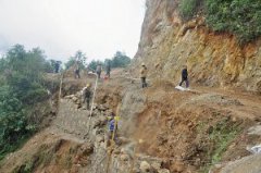 四川金阳天生桥村：打赢脱贫攻坚“第一仗”