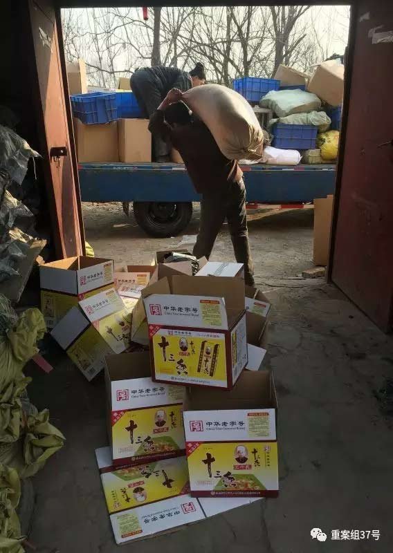 天津独流调料造假窝点聚集 大量假冒调料流向全国