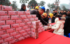 <b>四川泸州江阳区：集中发放农民工工资1000万元</b>