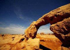 未解之谜：新疆罗布泊传惊人消息 发现墓地宝藏