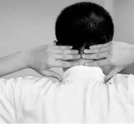 颈椎病有多要命？很危险！教你一招如何滚出好颈椎！