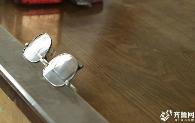 2个老师7个娃 既当校长又当老师坚守32年(图)