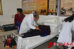 <b>云南：爱心义诊进乡镇</b>