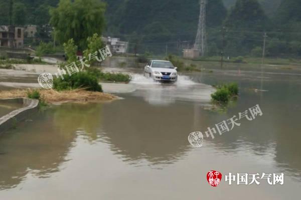 贵州5乡镇遭大暴雨 今起降雨减弱