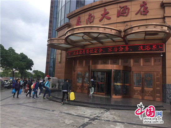 江苏兴化：运管部门全力做好乡镇高考学生运输保障