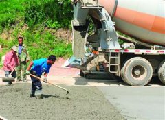 <b>辽宁：436公里乡村路让16万人受益</b>