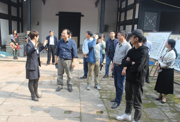 <b>刘守英：到泸县方洞镇调研农村宅基地退出改革和传统村落发展现状</b>