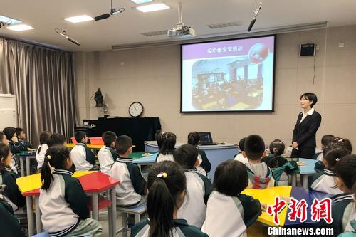 聚焦青少年防艾：中小学教育何时不再“谈性色变”