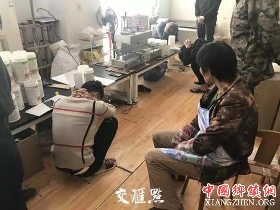 假奶昔黑作坊:担心出人命 边生产边试吃