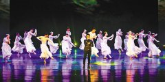 <b>学习宣传贯彻十九大精神 重庆举行群众文艺创作展演</b>