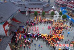 <b>湖南桂阳开展“文化下乡、春节惠民”活动</b>