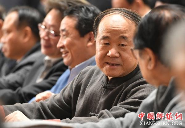 诺贝尔文学奖得主莫言在2016年提出，应该把12年学制改为10年一贯制，取消小升初和中考