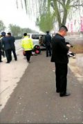 <b>载客“黑车”逃避执法撞树　致一名乘客骨折</b>
