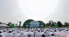 <b>四川（泸州）第三届江之阳蔬菜品赏会开幕 古街“伞里”五一迎客</b>