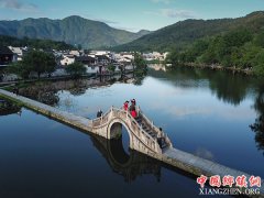 <b>天空之眼瞰皖南古村</b>