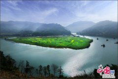 <b>罗玉梅：绥宁力争全年实现旅游收入12亿元</b>