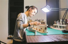 <b>“皮匠”唐剑：要帮千名残友养活自己</b>