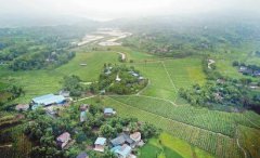 <b>四川广安：返乡农民工养蚕助奔康</b>