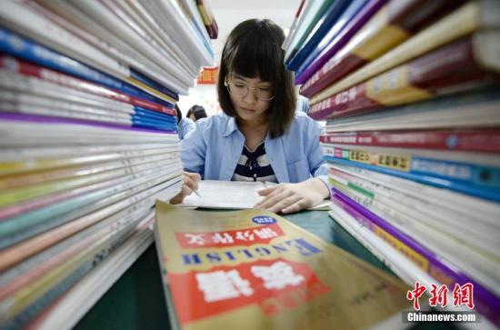 首批“00后”将迎高考 高考锦囊帮你梳理高考政策