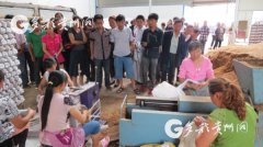 <b>陈孟谈：领着农民干 做给农民看 帮助农民赚</b>