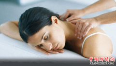 <b>危险！盲目推拿颈椎当心脑中风</b>