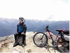 <b>重庆“70后”大叔有点牛 骑行一月到拉萨(图)</b>