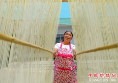 <b>河北鸡泽：手工挂面促农增收</b>