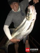 <b>成都男子钓到1米多长大鱼又放生：“它快产籽了”</b>