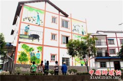 <b>铜梁：原乡风情墙画扮靓山村</b>