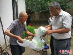 <b>安徽：谯城区民政局炎炎夏日送清凉</b>