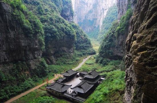图为世界自然遗产重庆武隆天生三桥景区。景区提供