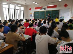 <b>湖南新化县“超级大班”800多个 教育局腾地方办学</b>
