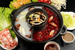 <b>夏季吃火锅三多两不</b>