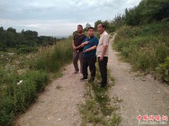 <b>陕西渭南市华州区莲花寺镇：党旗飘扬 与洪水赛跑</b>