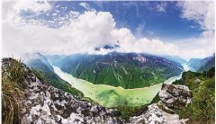 <b>巫山神女景区北环线将建21米高全球最大＂相机＂</b>