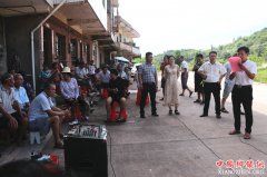 <b>湖南：衡南县泉湖镇文化志愿者下乡助推文明乡风建设</b>