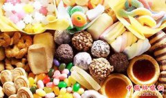 <b>小心！你吃的可能是垃圾零食</b>