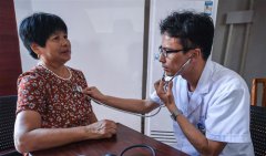 <b>医疗巡诊服务进乡村</b>