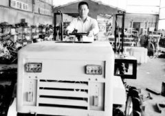 <b>刘德波：研发“大葱机器人”技校生成农机创客</b>