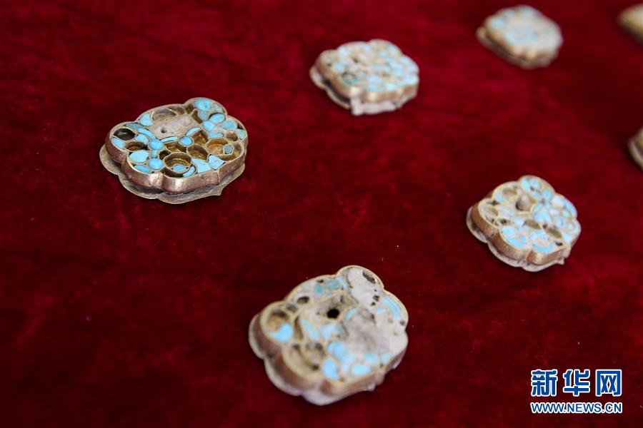 （今日关注·青海都兰古墓葬被盗案·图文互动）（4）公安部指挥破获青海都兰盗掘古文化遗址古墓葬案 抓获犯罪嫌疑人26名 追缴被盗文物646件