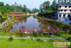 <b>广安华蓥：昔日穷山荒沟 今天美丽新村</b>